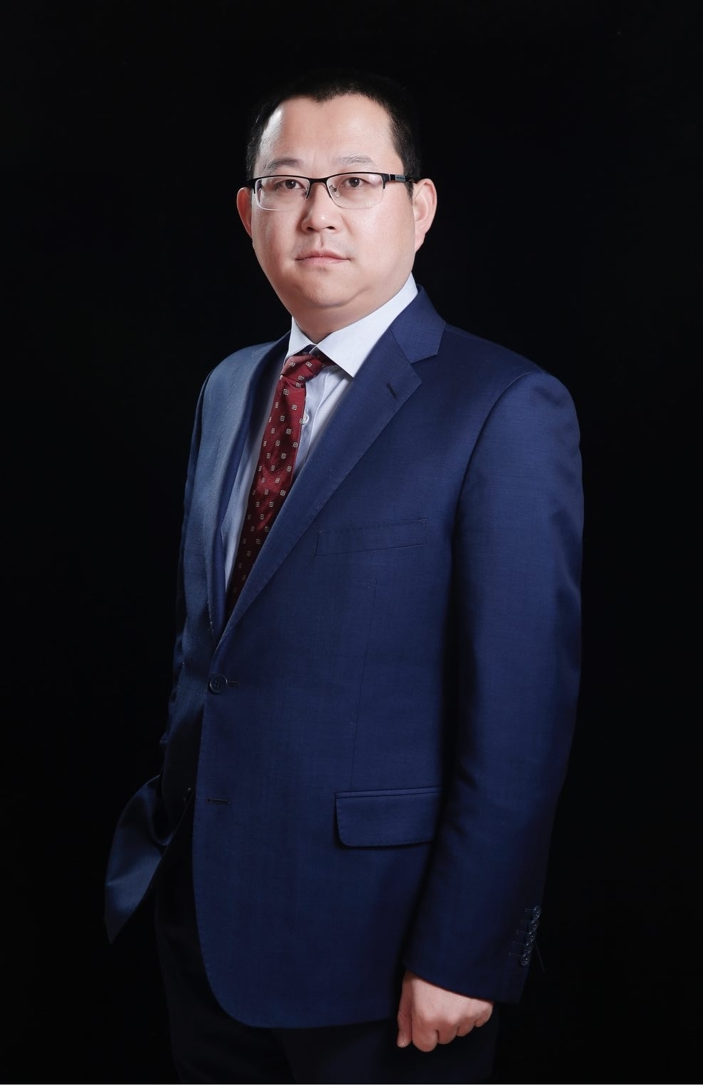雷英平